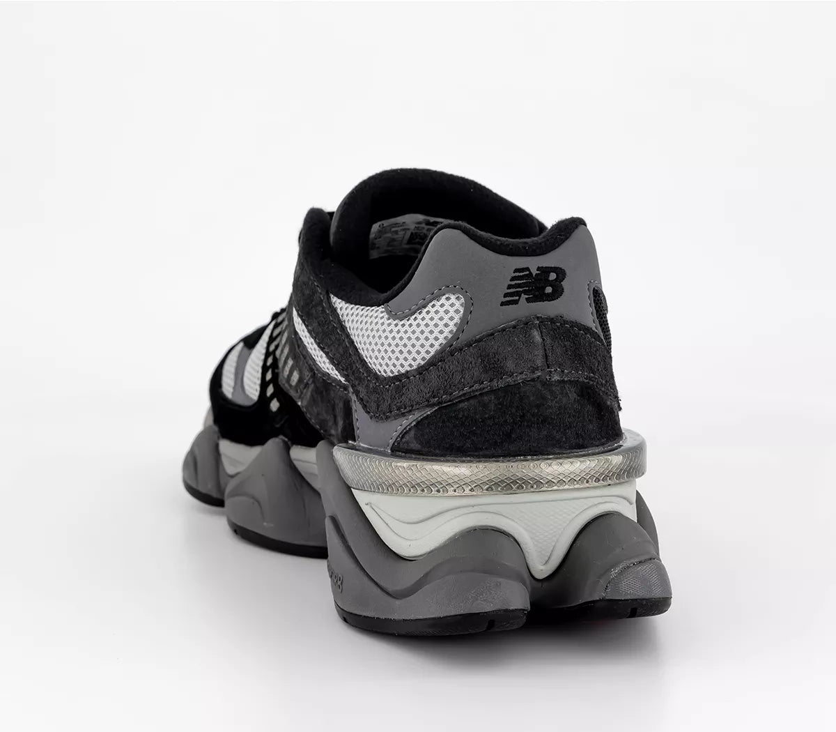 New Balance 9060 ‘Black-Grey-Red’